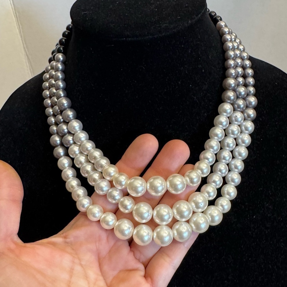 Vintage Necklace White Gray Ombre Triple Strand Graduated Faux Pearls Classic
